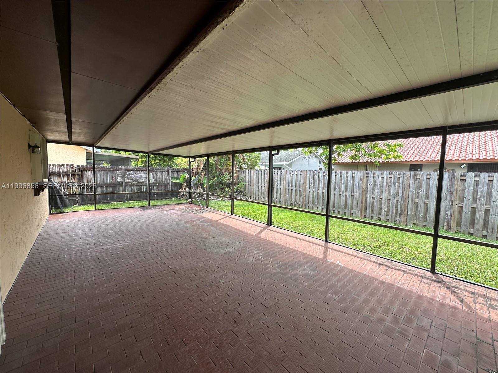 SHORES CALUSA - Residential