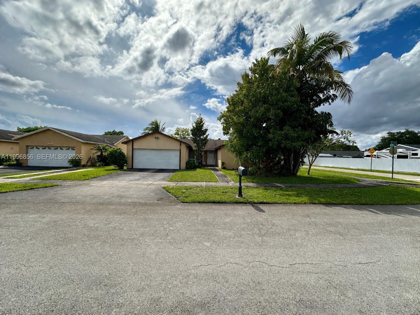 SHORES CALUSA - Residential