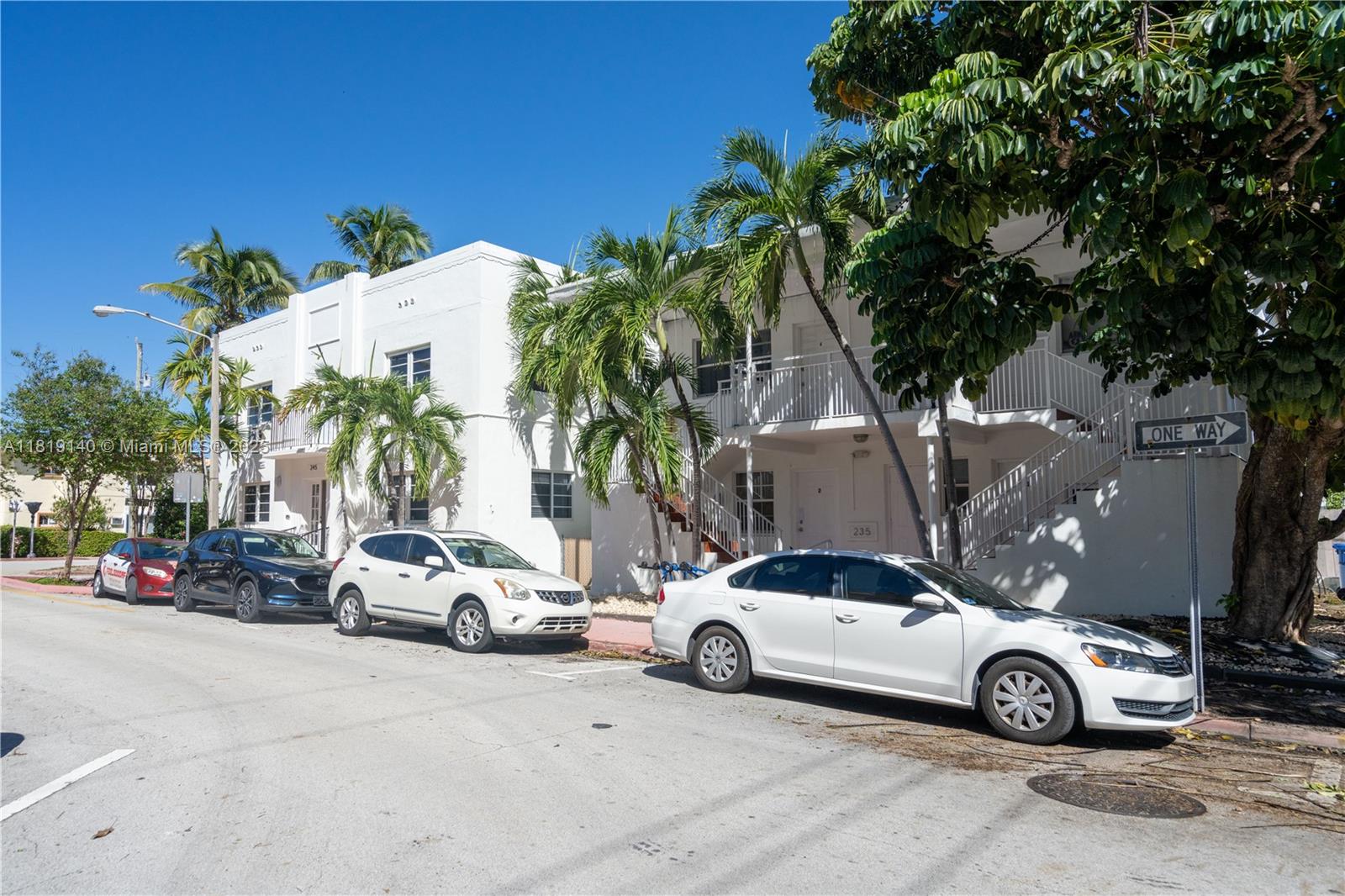 235 79th St 2, Miami Beach, Miami-Dade County, Florida - 1 Bathrooms - 