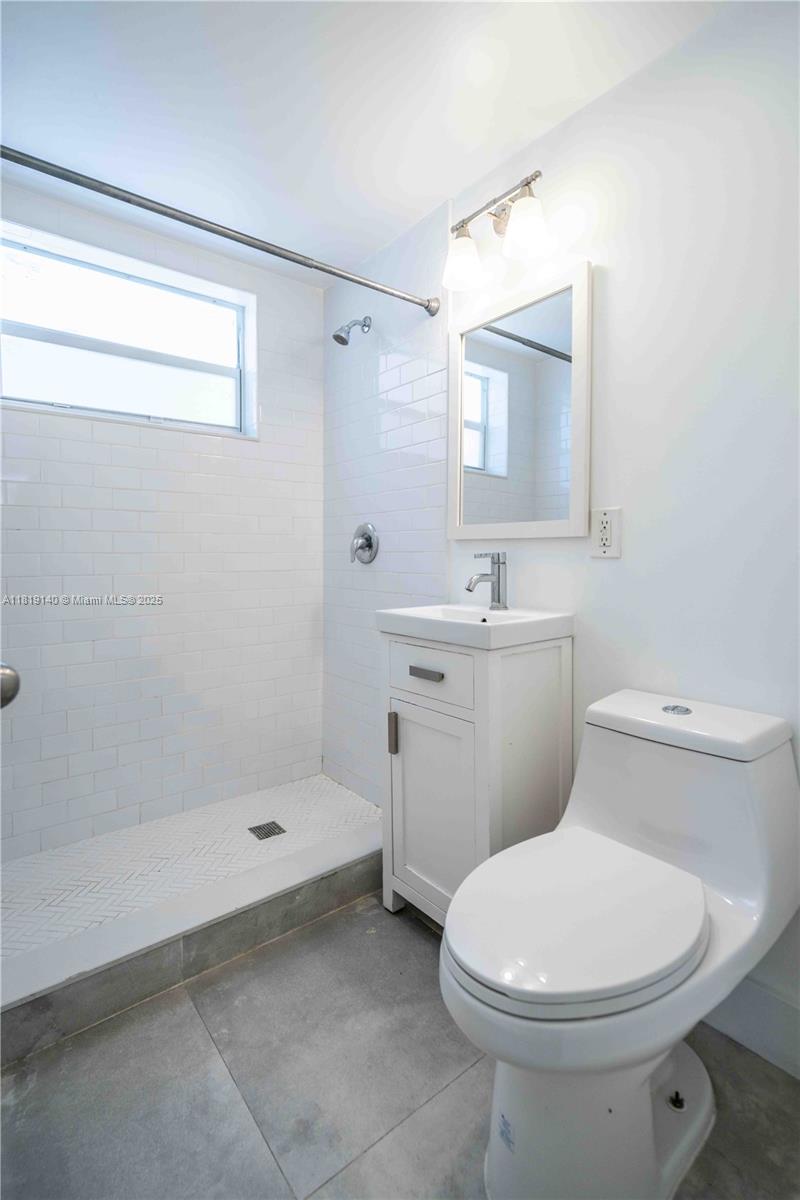 ALTOS DEL MAR NO 3 - Residential Lease