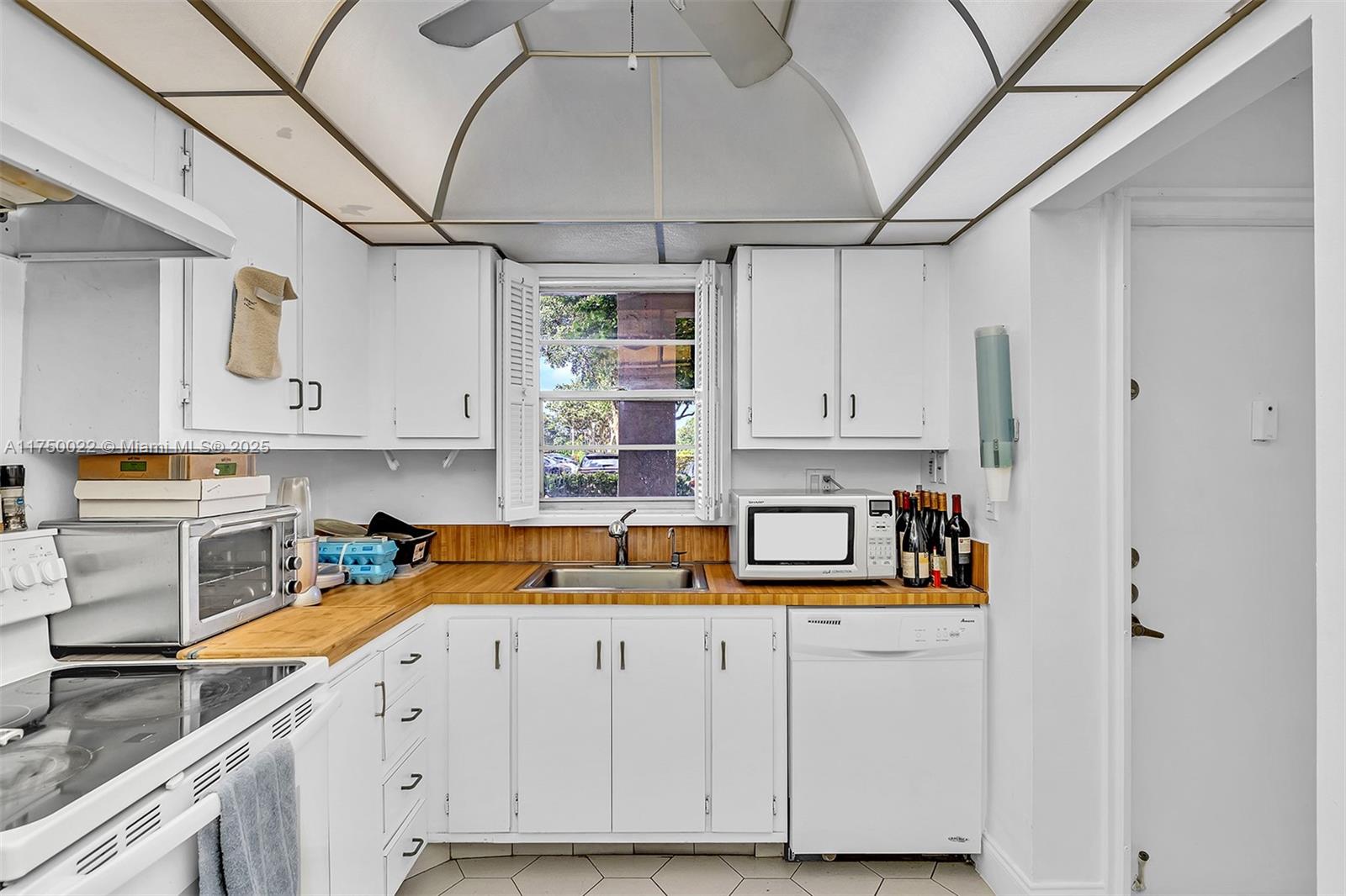 GREENS OF INVERRARY PHASE - Residential