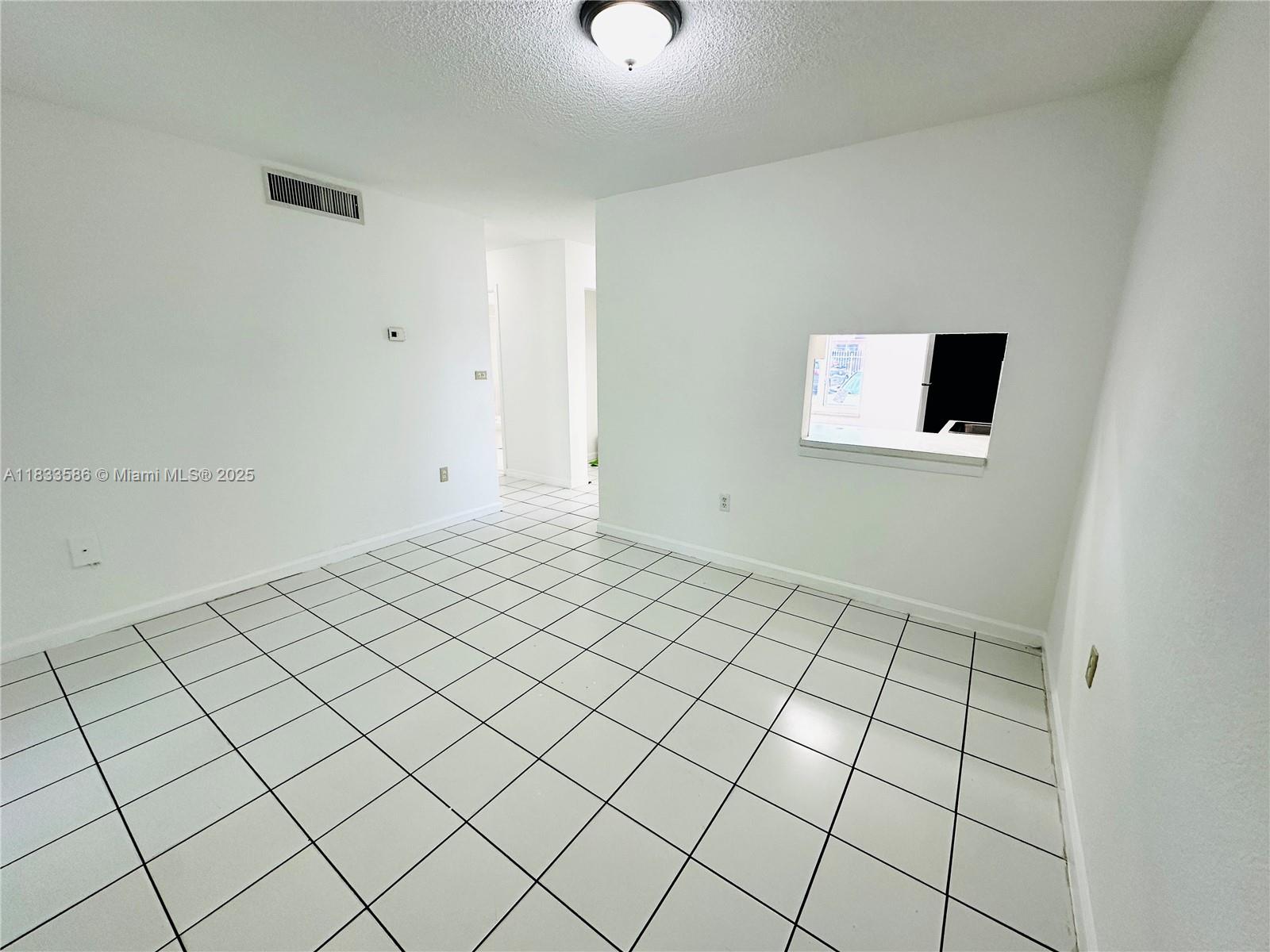 NEW WORLD CONDO APTS IV - Residential