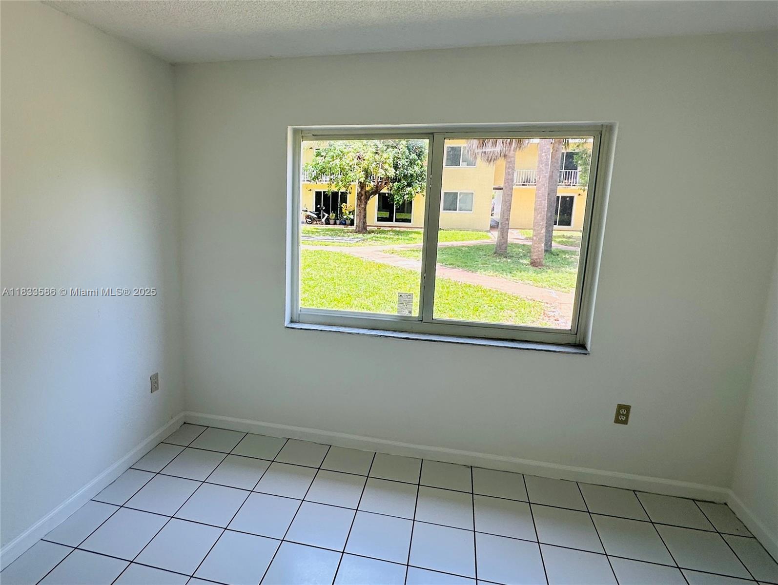 NEW WORLD CONDO APTS IV - Residential