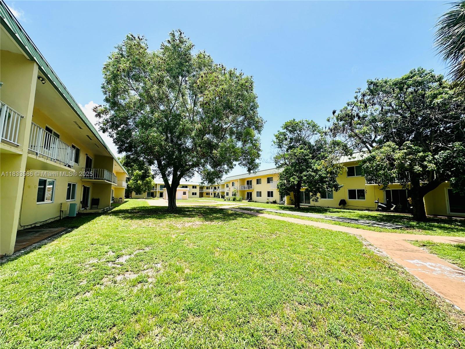 NEW WORLD CONDO APTS IV - Residential