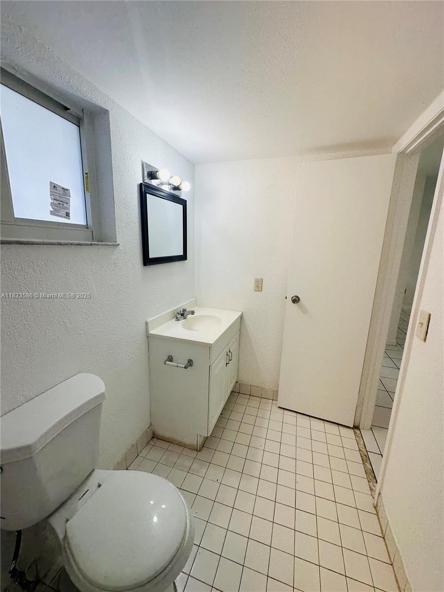 NEW WORLD CONDO APTS IV - Residential