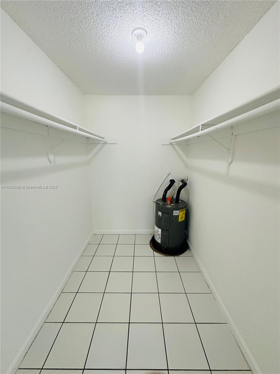 NEW WORLD CONDO APTS IV - Residential