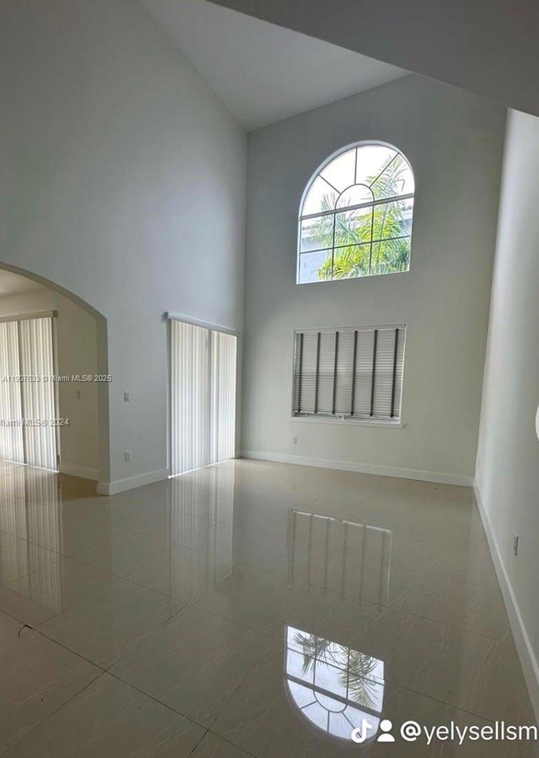 RIVENDELL EAST - Residential Lease