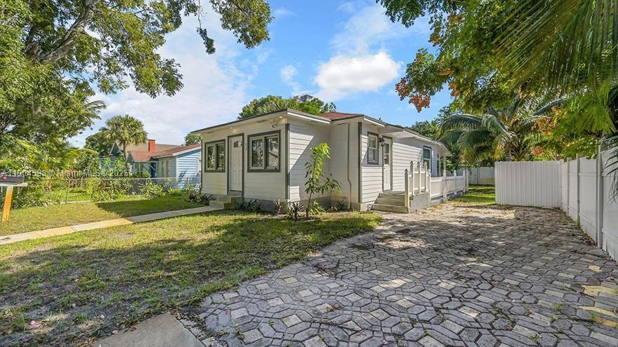 NORTH PALM BCH 1 - Residential