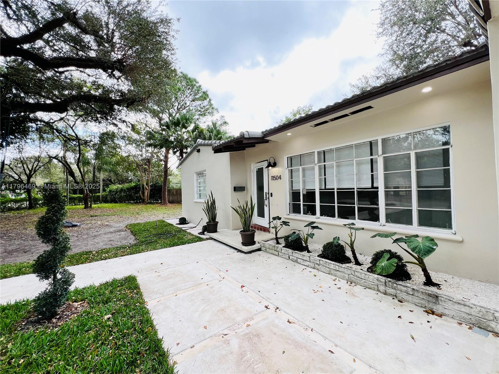 11504 NE 11th Pl