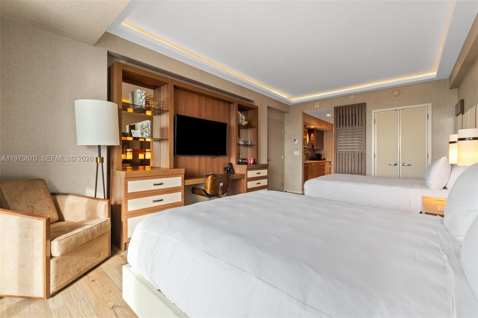 551 FLB CONDOMINIUM RESID - Residential