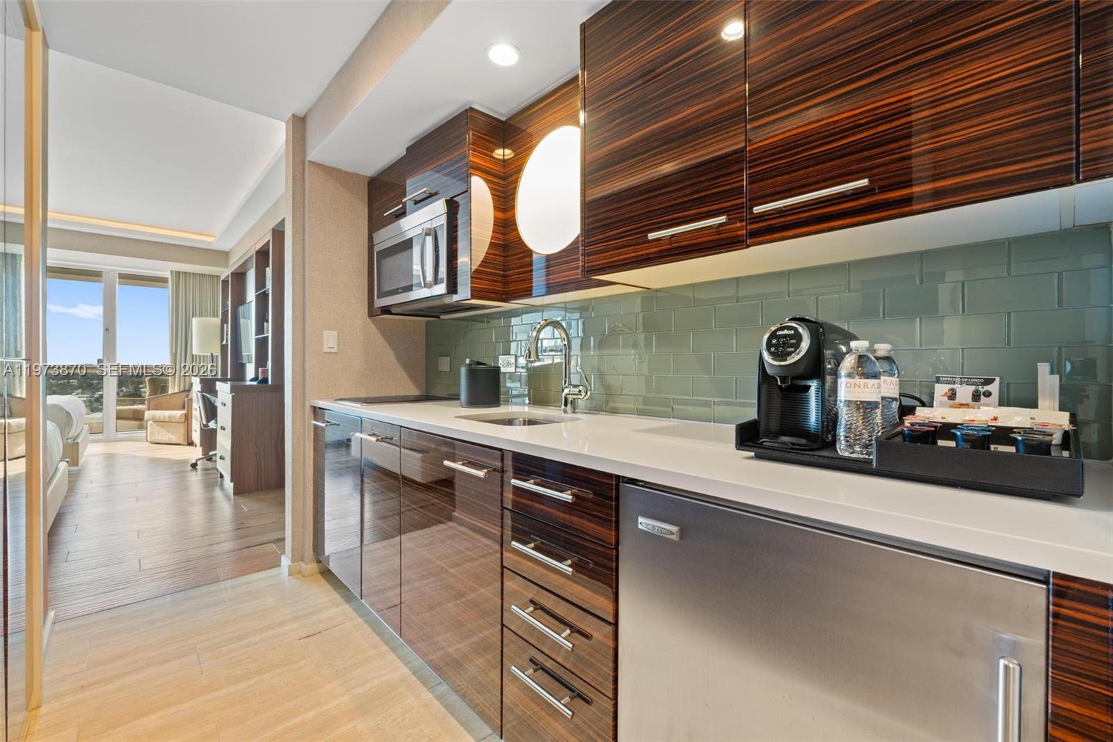 551 FLB CONDOMINIUM RESID - Residential