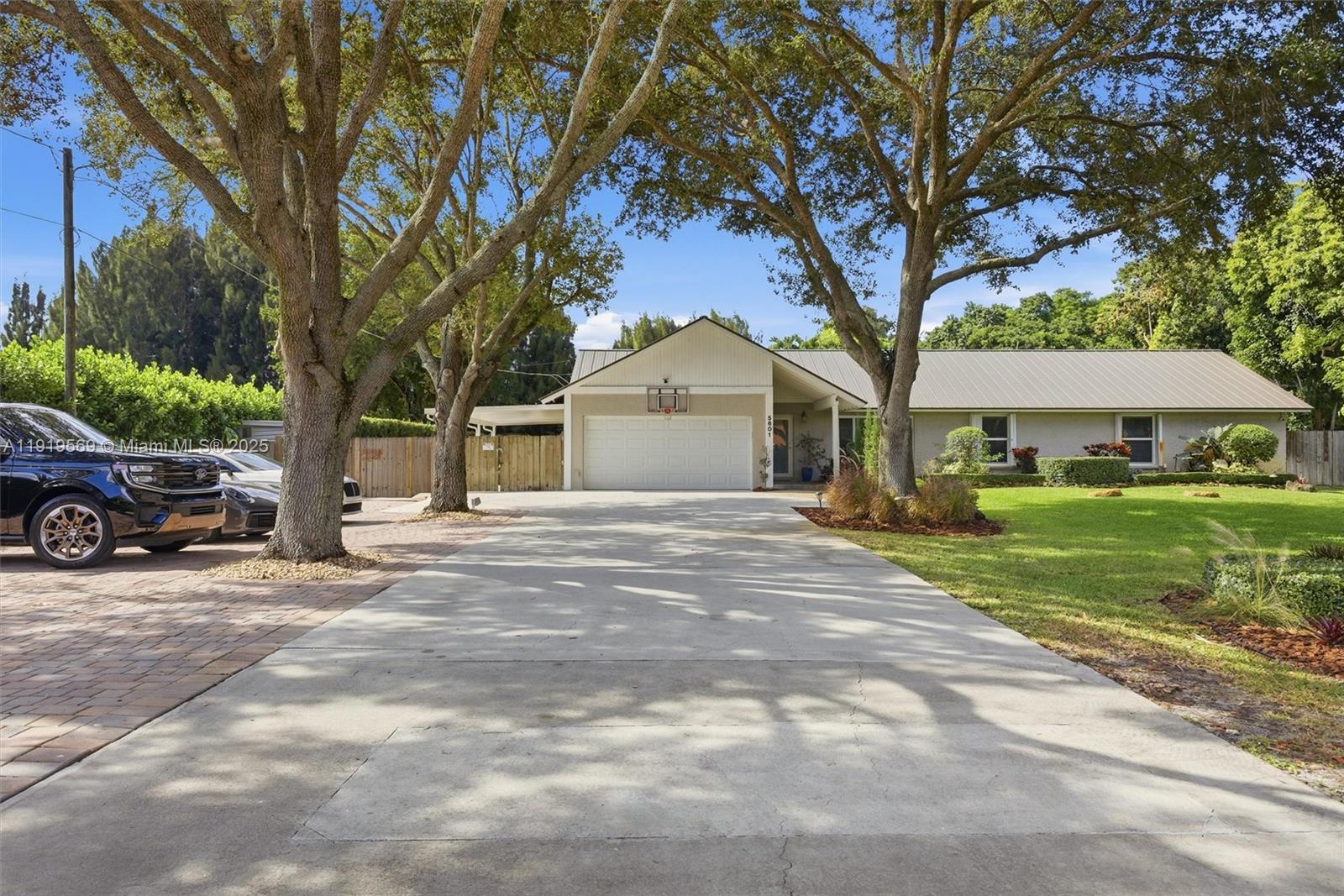 GREEN GLADES SOUTH - Residential