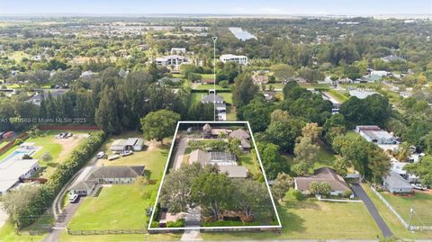 Photo of 5601 SW 195th Ter, Southwest Ranches, FL 33332 (MLS # A11919569)