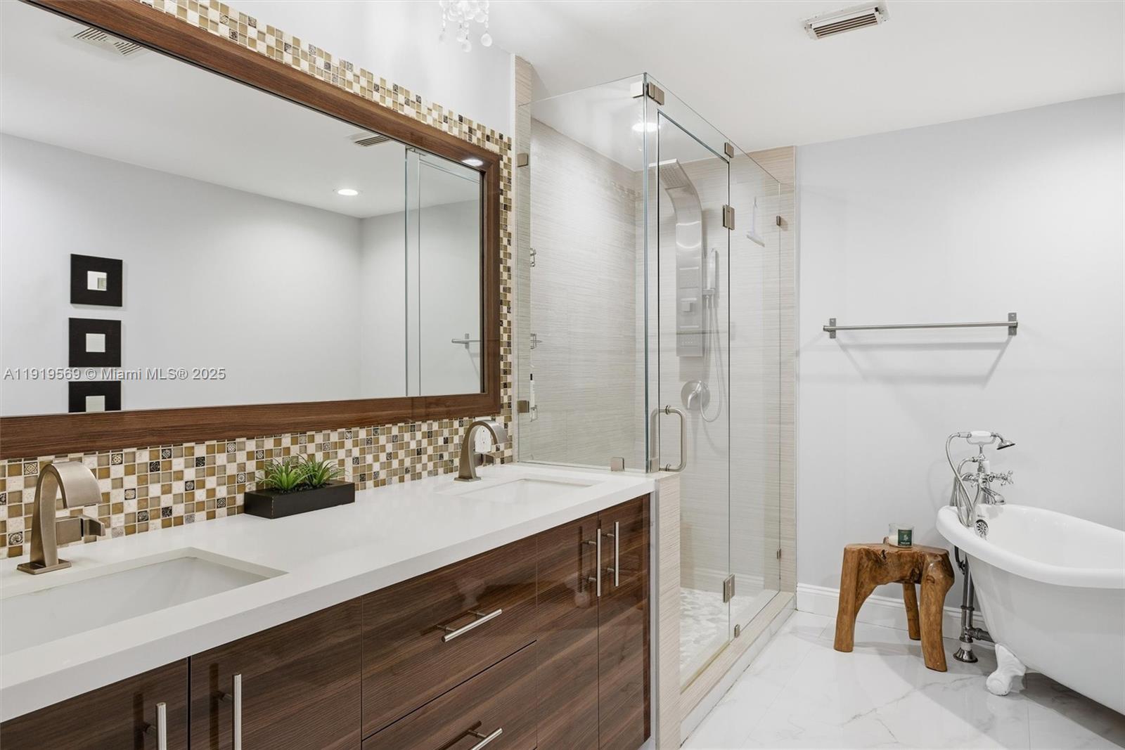 GREEN GLADES SOUTH - Residential