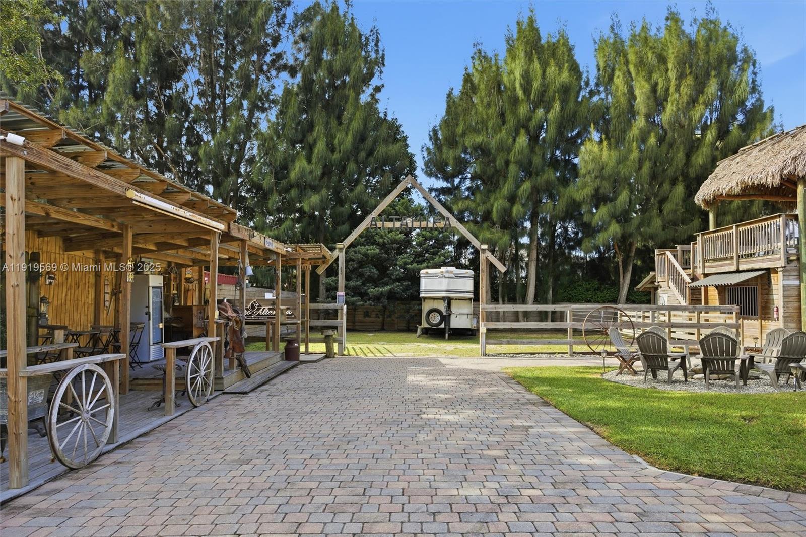 GREEN GLADES SOUTH - Residential