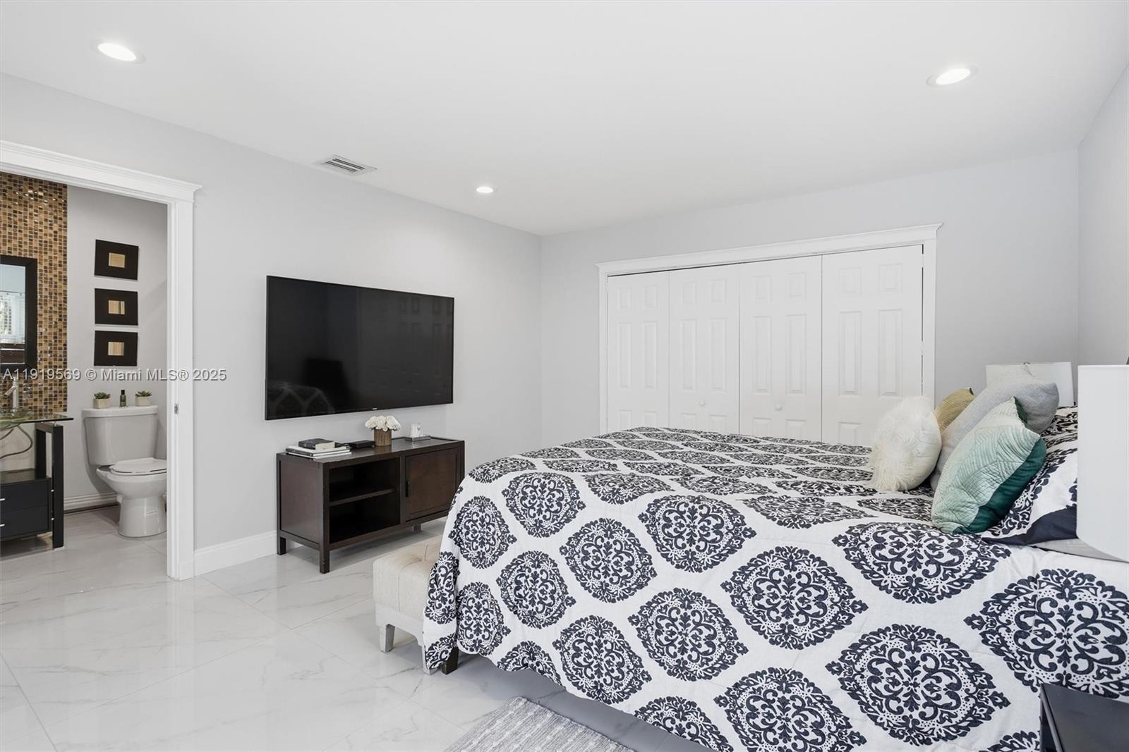 GREEN GLADES SOUTH - Residential