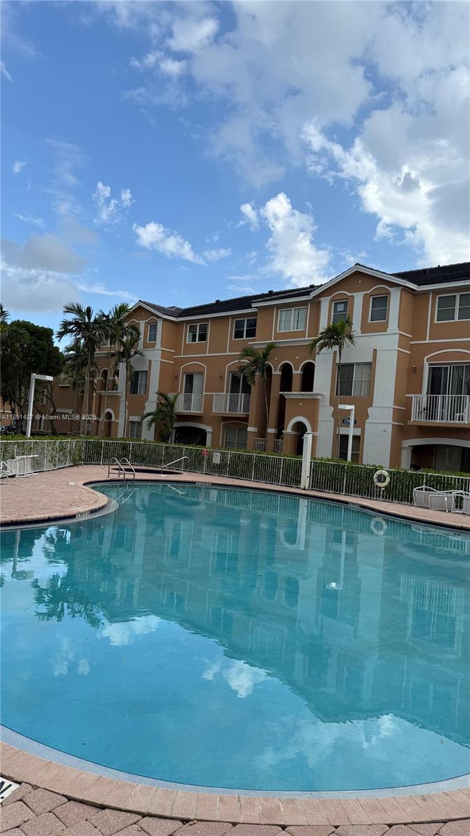 SHOMA HOMES AT COUNTRY CL - Residential Lease
