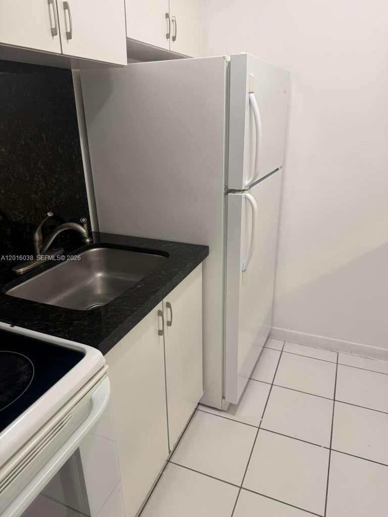 NEW WORLD CONDO APTS III - Residential Lease