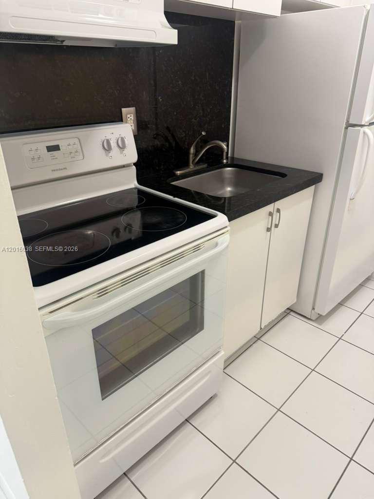 NEW WORLD CONDO APTS III - Residential Lease