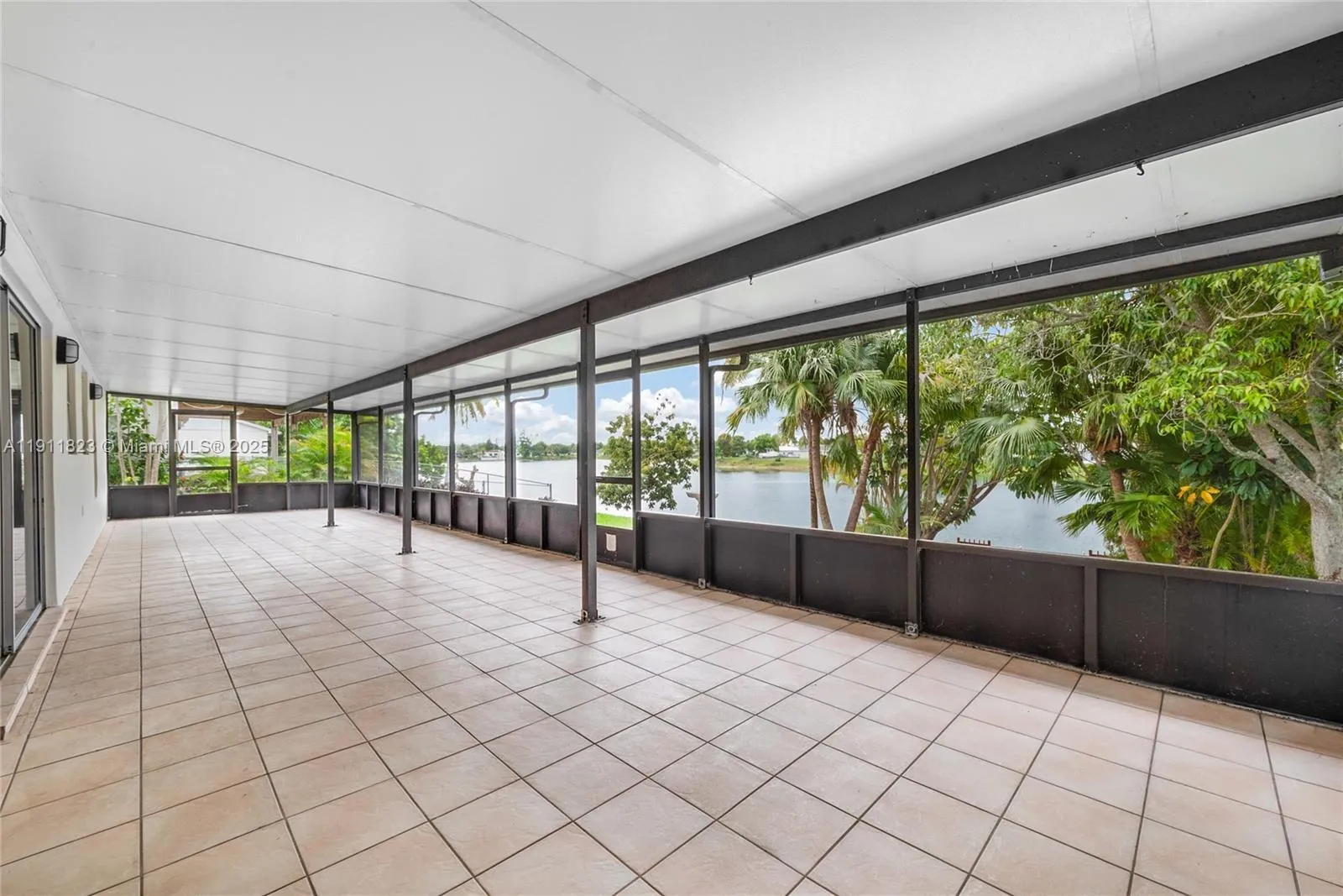 Miami, Florida 33157, United States, 3 Bedrooms Bedrooms, ,2 BathroomsBathrooms,Residential,Active,242916