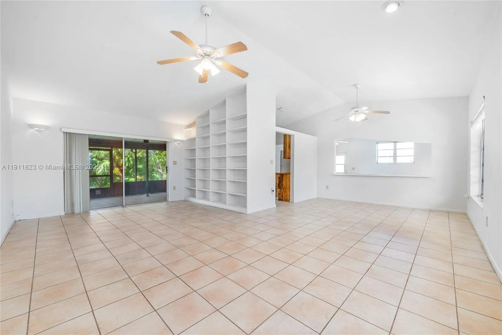 Miami, Florida 33157, United States, 3 Bedrooms Bedrooms, ,2 BathroomsBathrooms,Residential,Active,242916