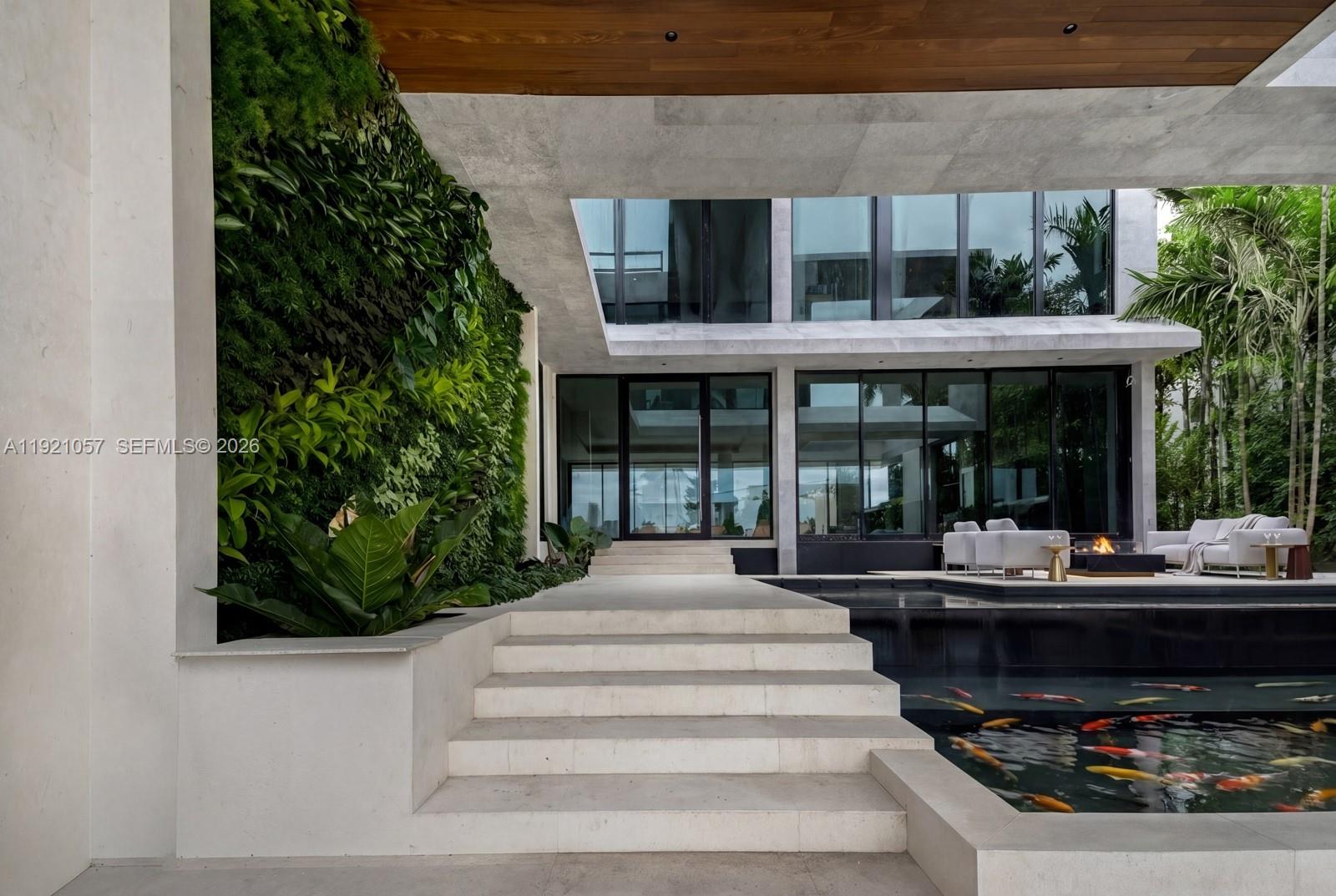 360 S Hibiscus Drive