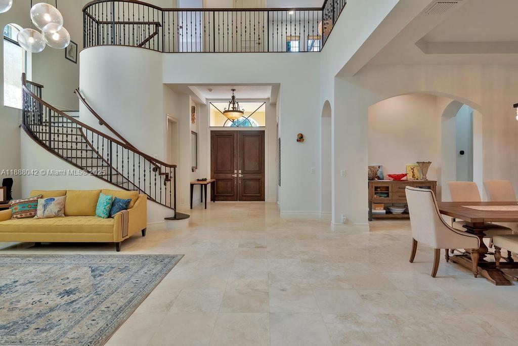 17931 Lake Azure Way