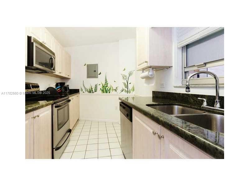 Octagon Towers 01 - Residential Lease