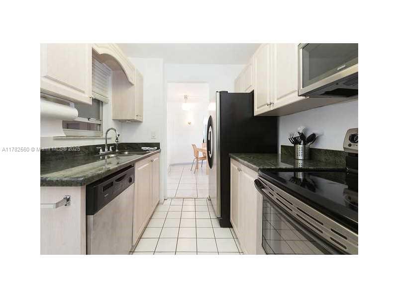 Octagon Towers 01 - Residential Lease