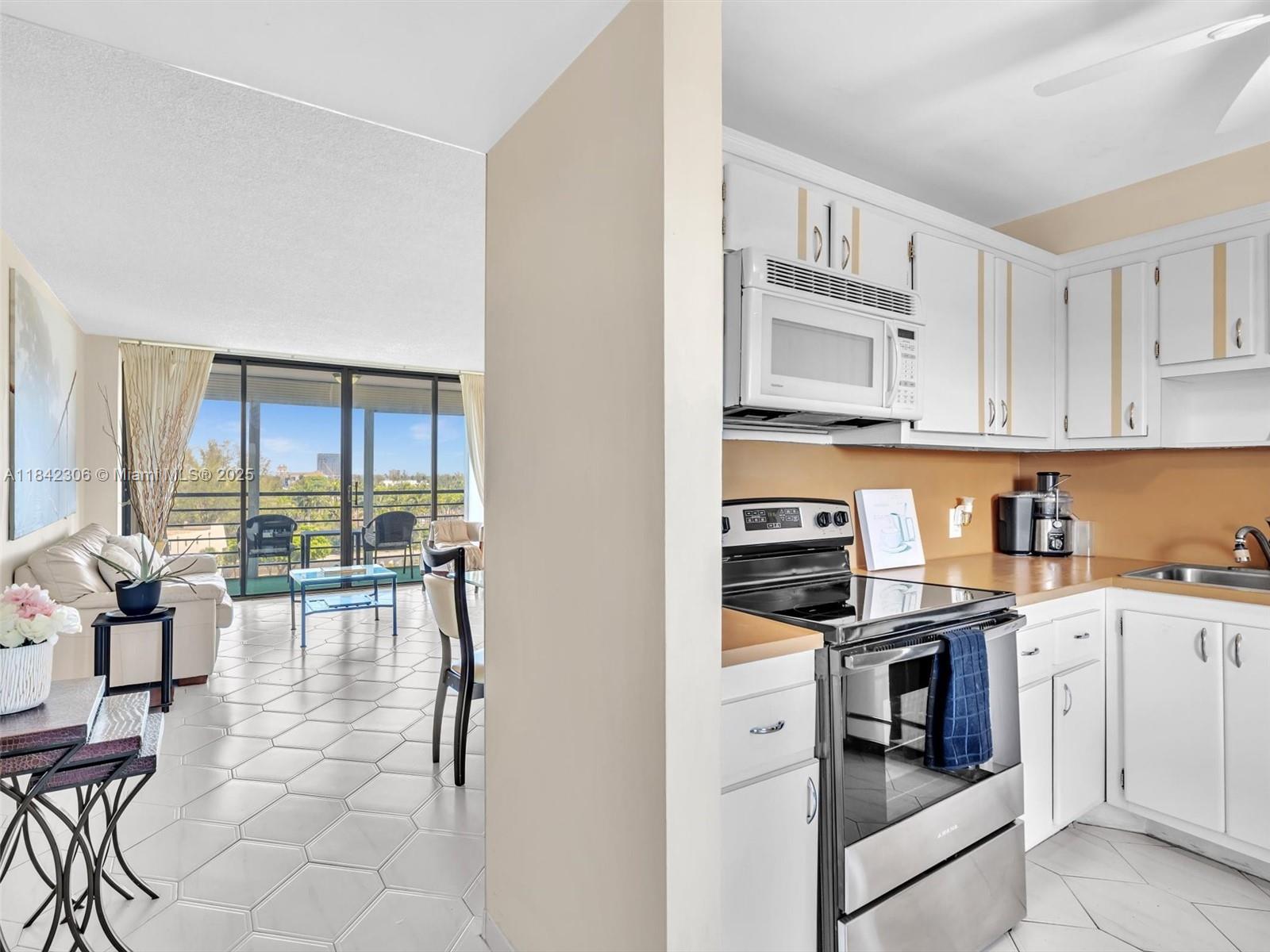 BISCAYA IV CONDO - Residential