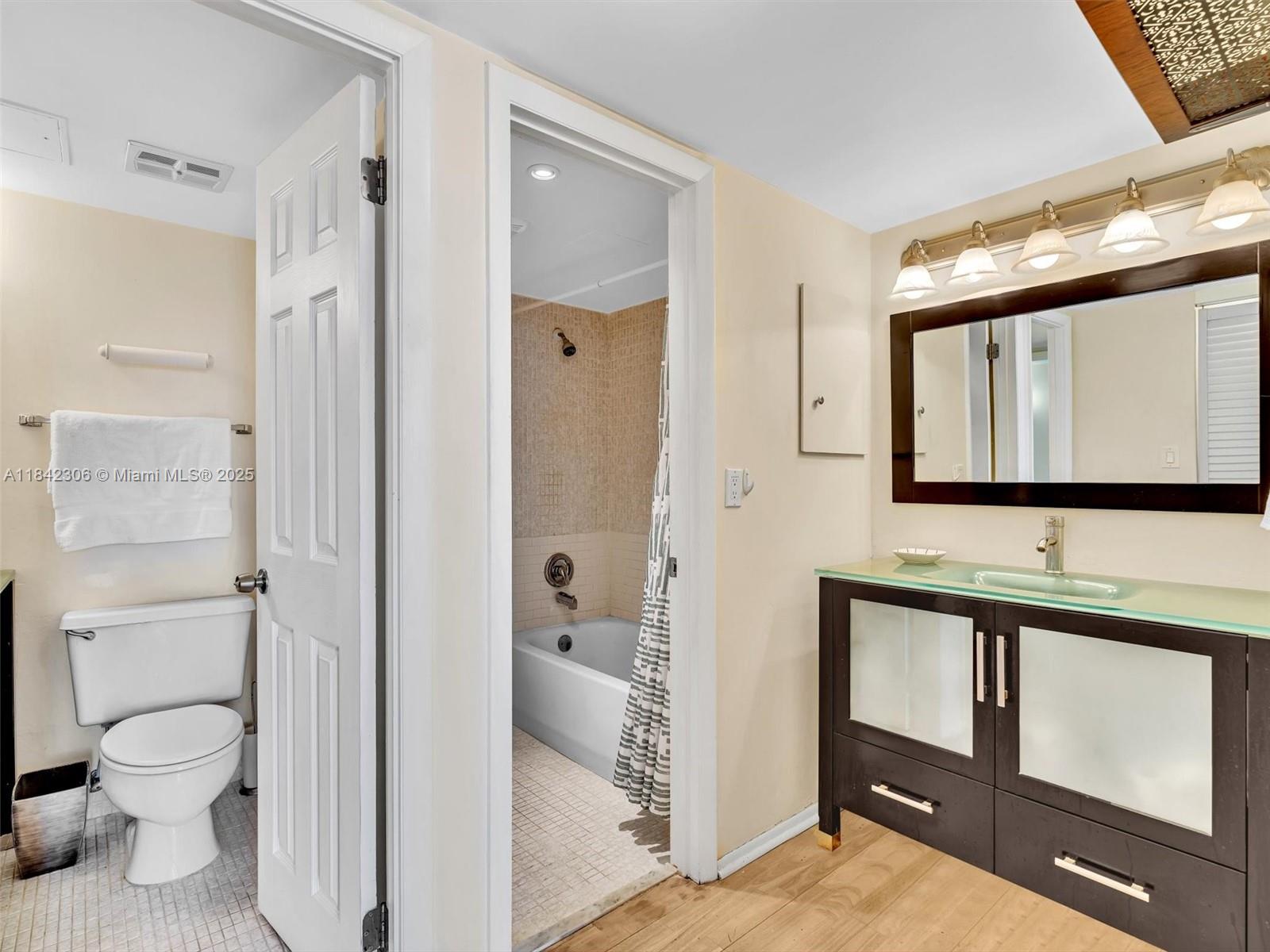 BISCAYA IV CONDO - Residential