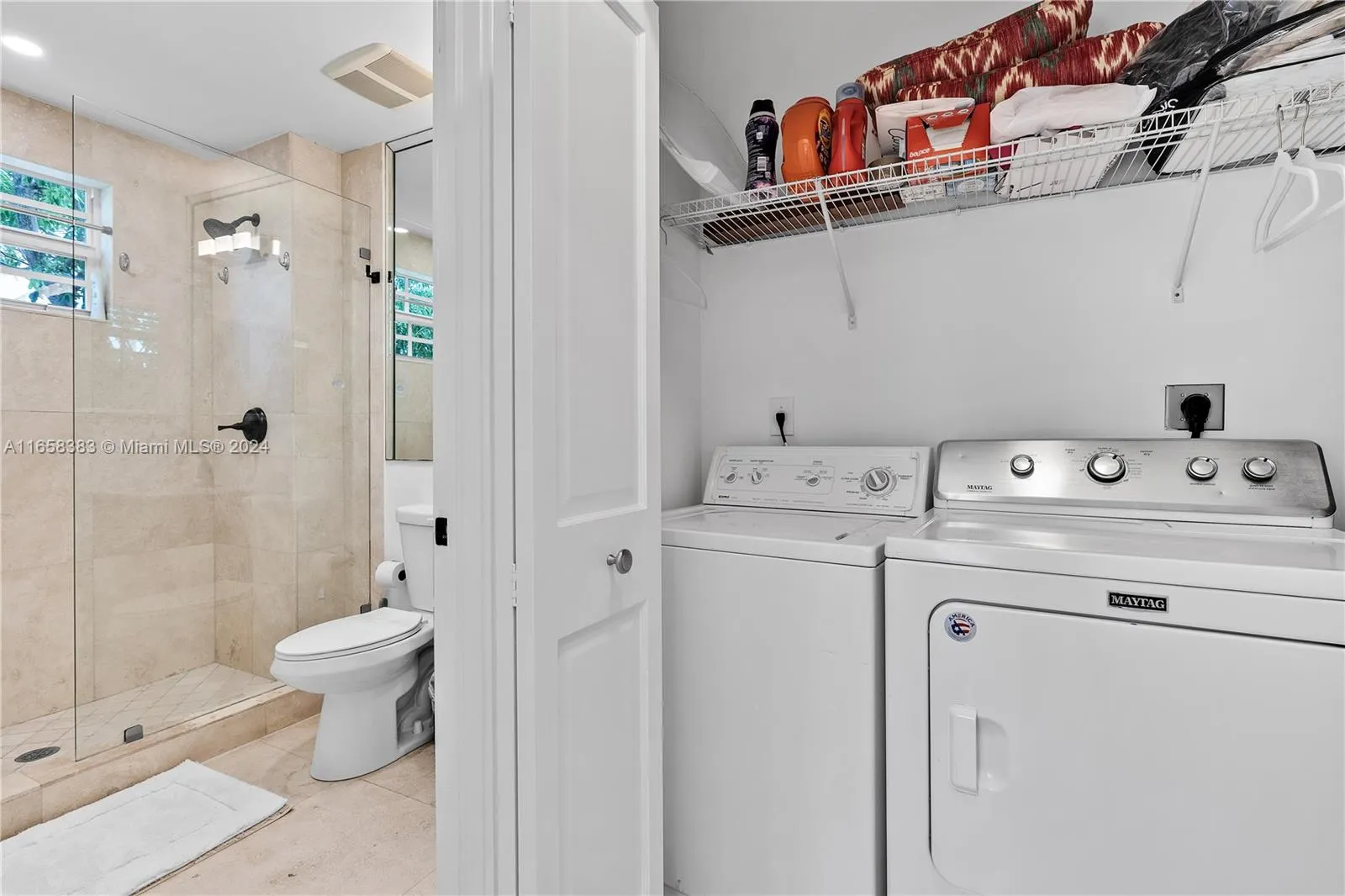 Key Biscayne, Florida 33149, United States, 3 Bedrooms Bedrooms, ,3 BathroomsBathrooms,Residential,Pending,44221