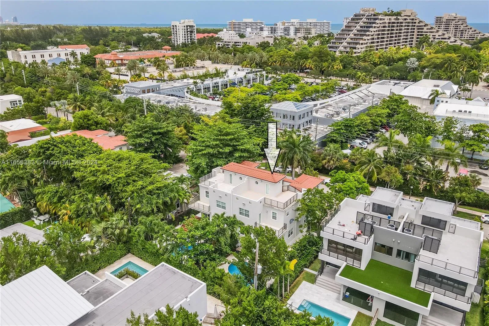 Key Biscayne, Florida 33149, United States, 3 Bedrooms Bedrooms, ,3 BathroomsBathrooms,Residential,Pending,44221