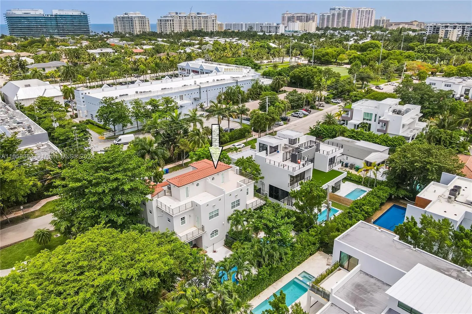 Key Biscayne, Florida 33149, United States, 3 Bedrooms Bedrooms, ,3 BathroomsBathrooms,Residential,Pending,44221