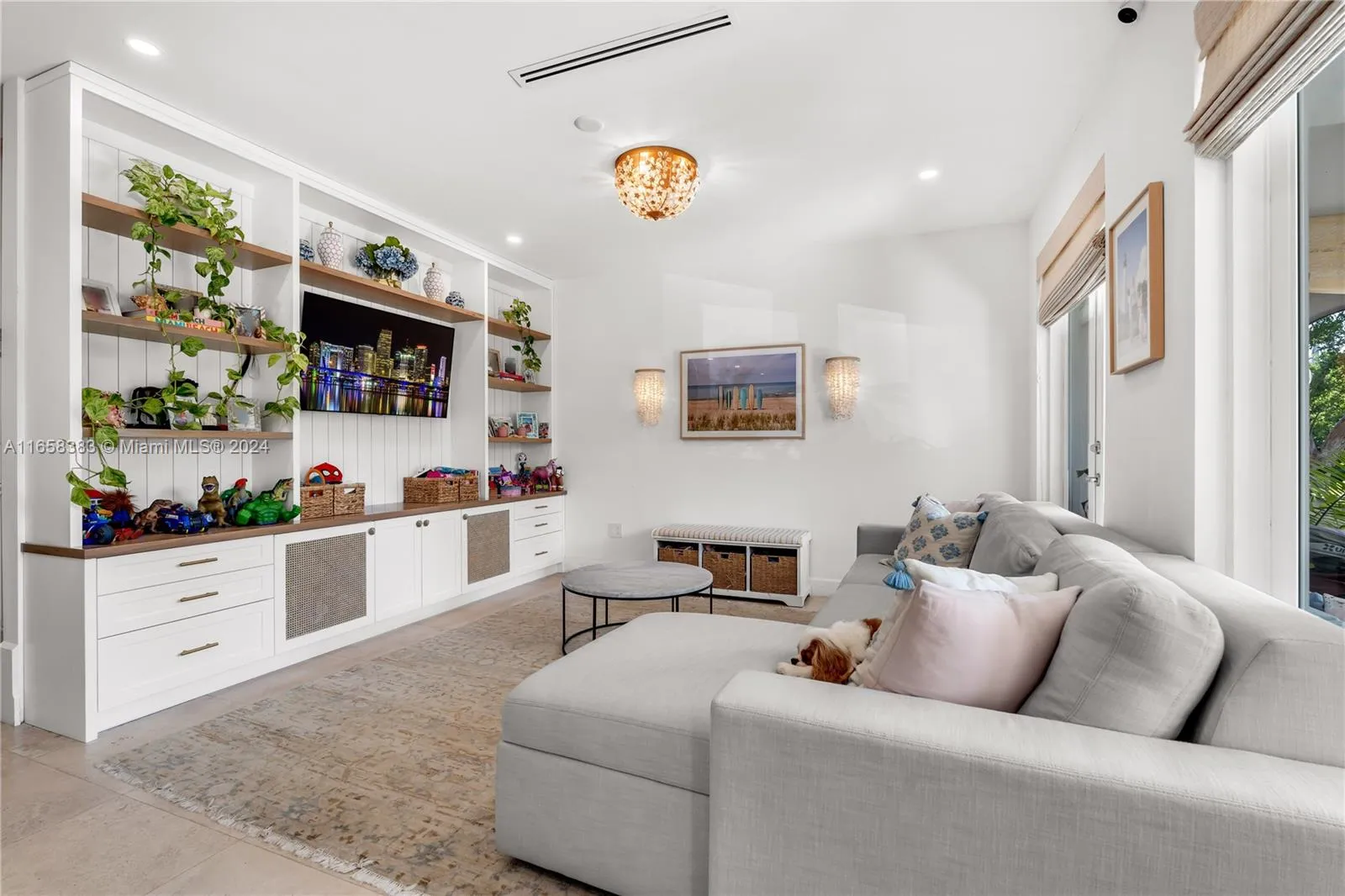 Key Biscayne, Florida 33149, United States, 3 Bedrooms Bedrooms, ,3 BathroomsBathrooms,Residential,Pending,44221