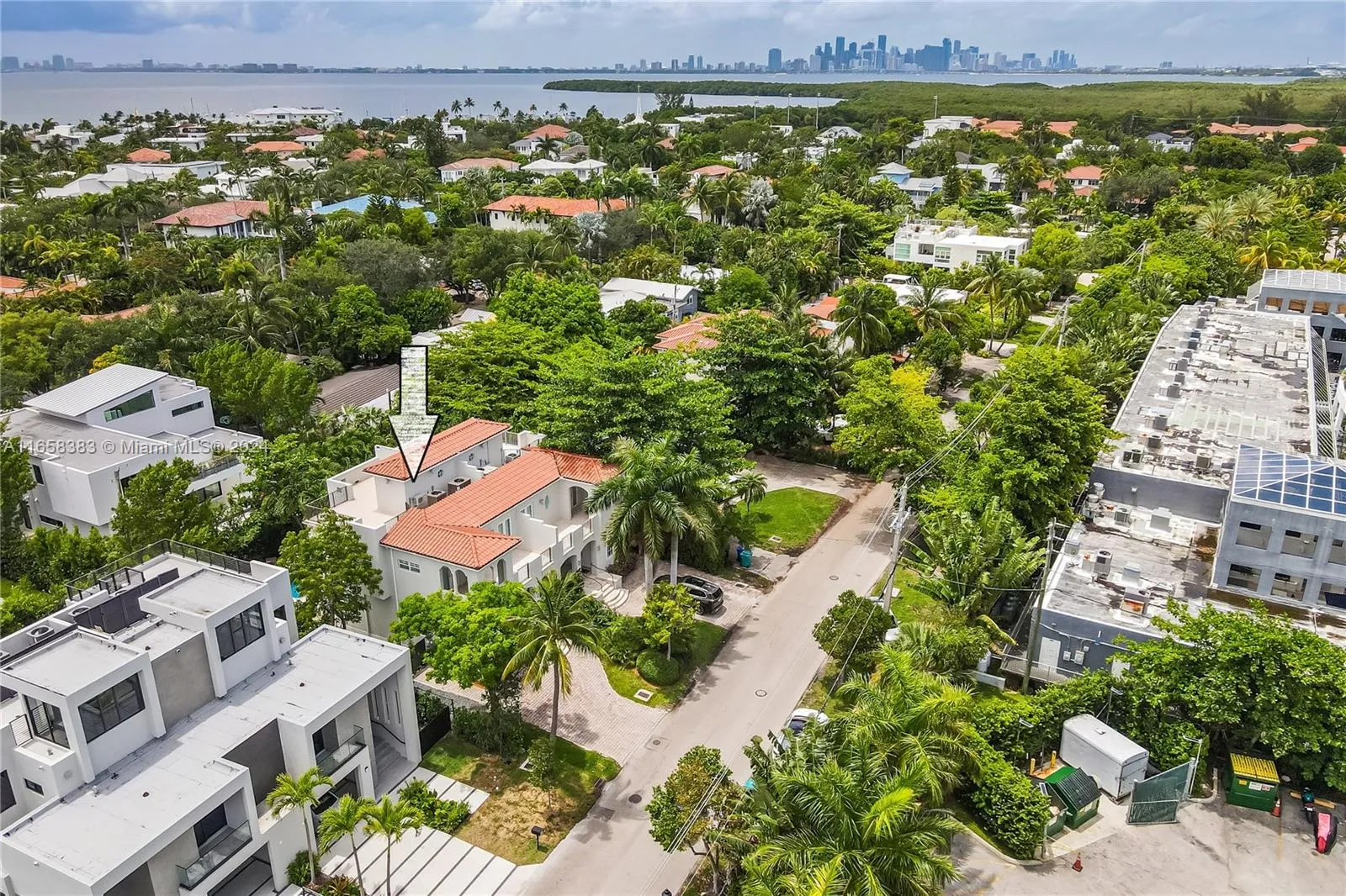 Key Biscayne, Florida 33149, United States, 3 Bedrooms Bedrooms, ,3 BathroomsBathrooms,Residential,Pending,44221