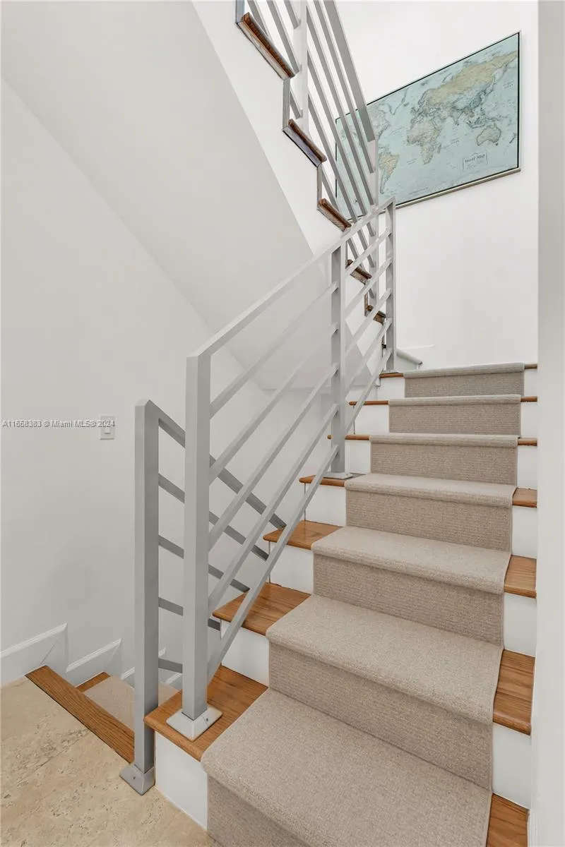 Key Biscayne, Florida 33149, United States, 3 Bedrooms Bedrooms, ,3 BathroomsBathrooms,Residential,Pending,44221