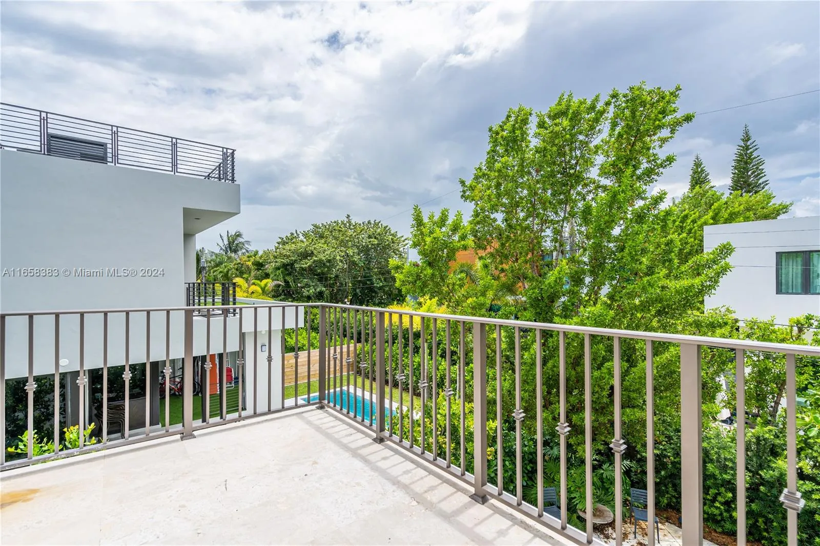 Key Biscayne, Florida 33149, United States, 3 Bedrooms Bedrooms, ,3 BathroomsBathrooms,Residential,Pending,44221