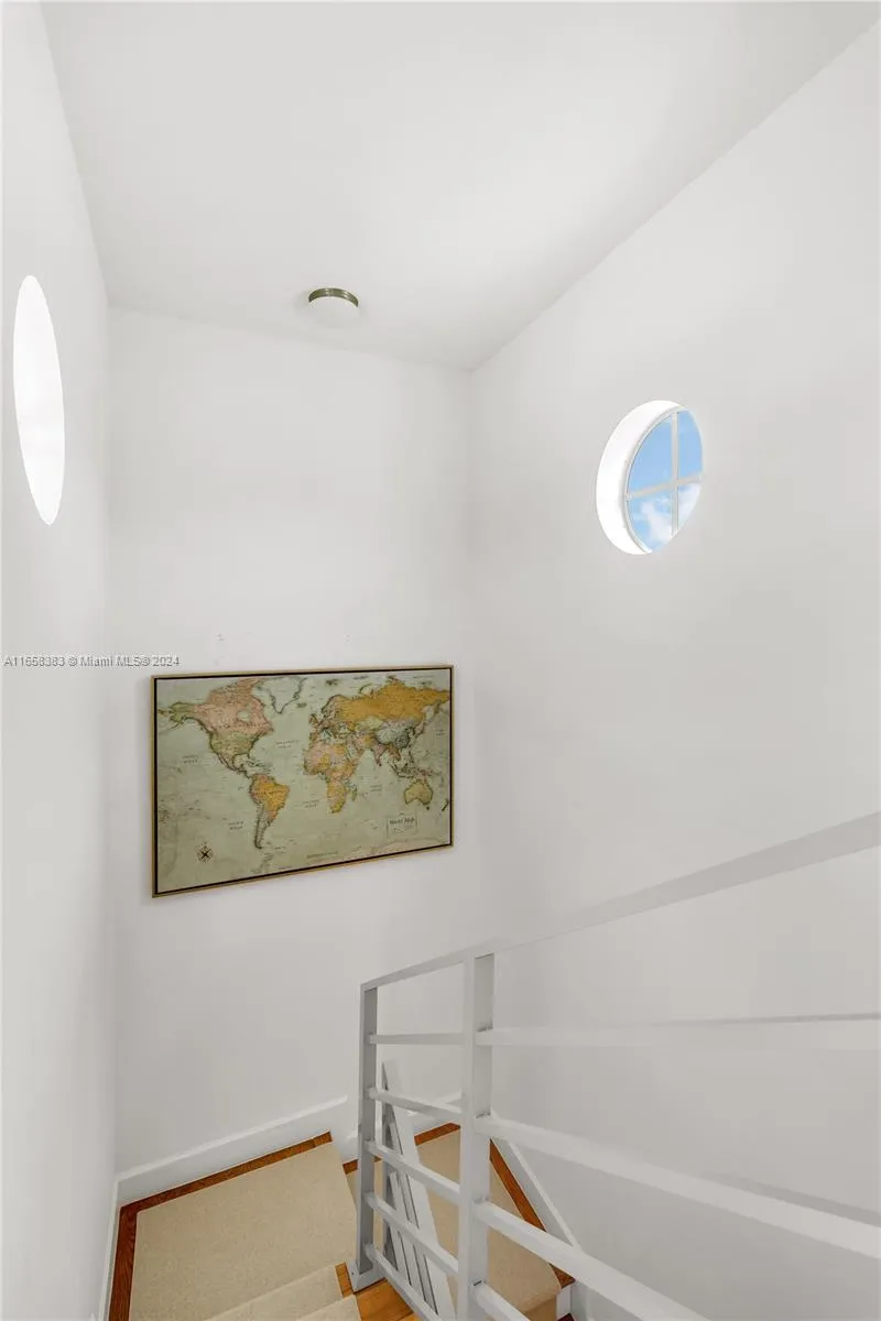 Key Biscayne, Florida 33149, United States, 3 Bedrooms Bedrooms, ,3 BathroomsBathrooms,Residential,Pending,44221