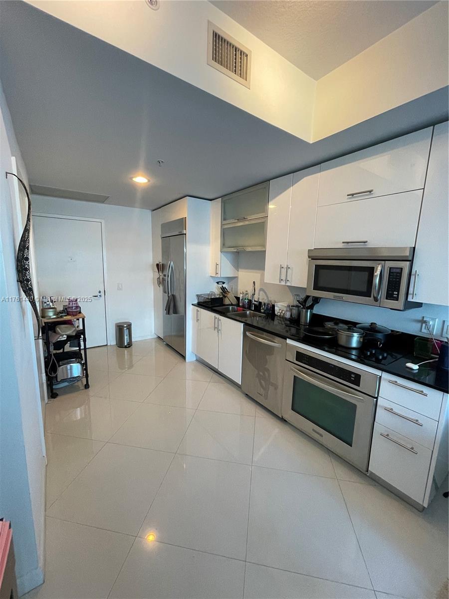 60 SW 13th St 5214