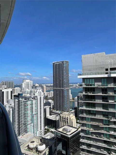 60 SW 13th St 5214 Miami FL 33130