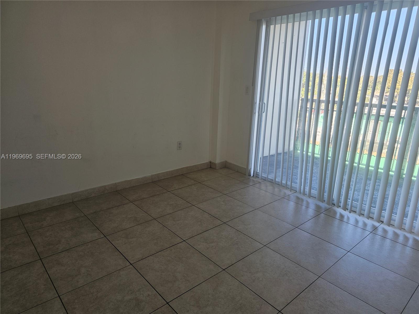 GROVELAND CONDO - Residential Lease