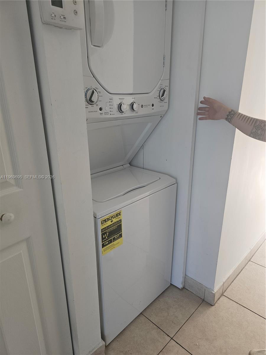 GROVELAND CONDO - Residential Lease