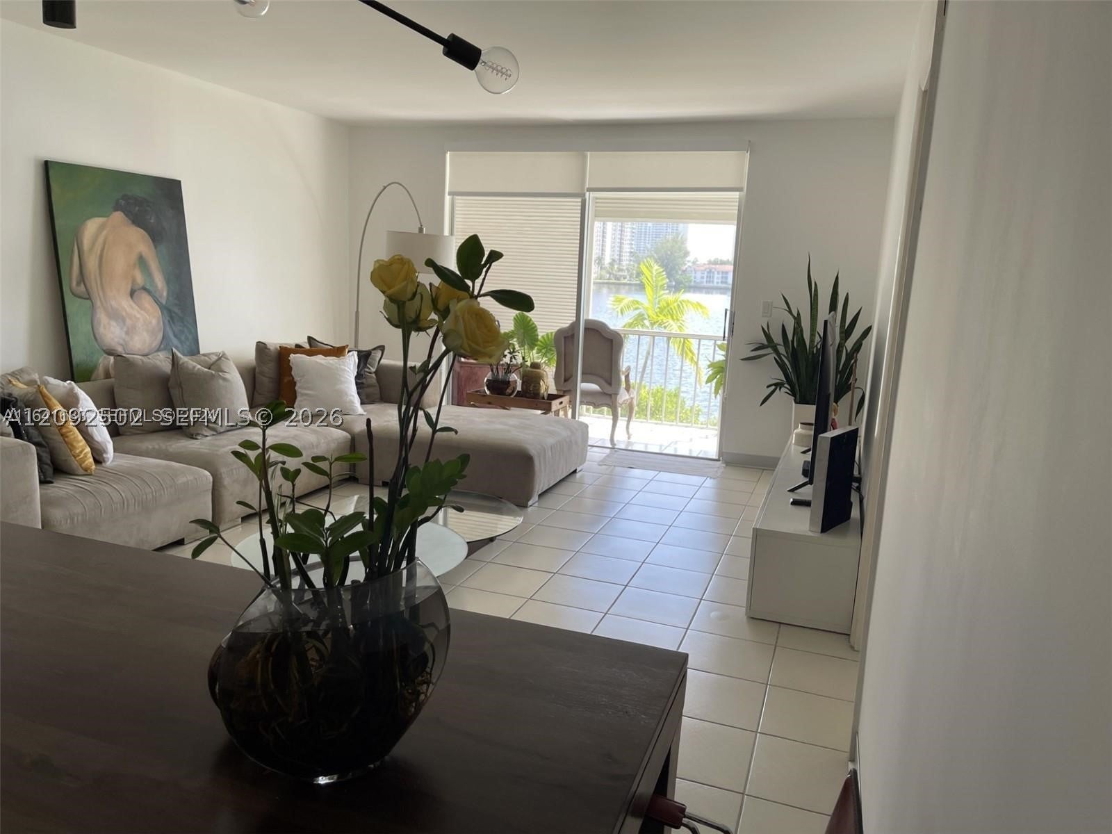2861 NE Leonard Dr F206