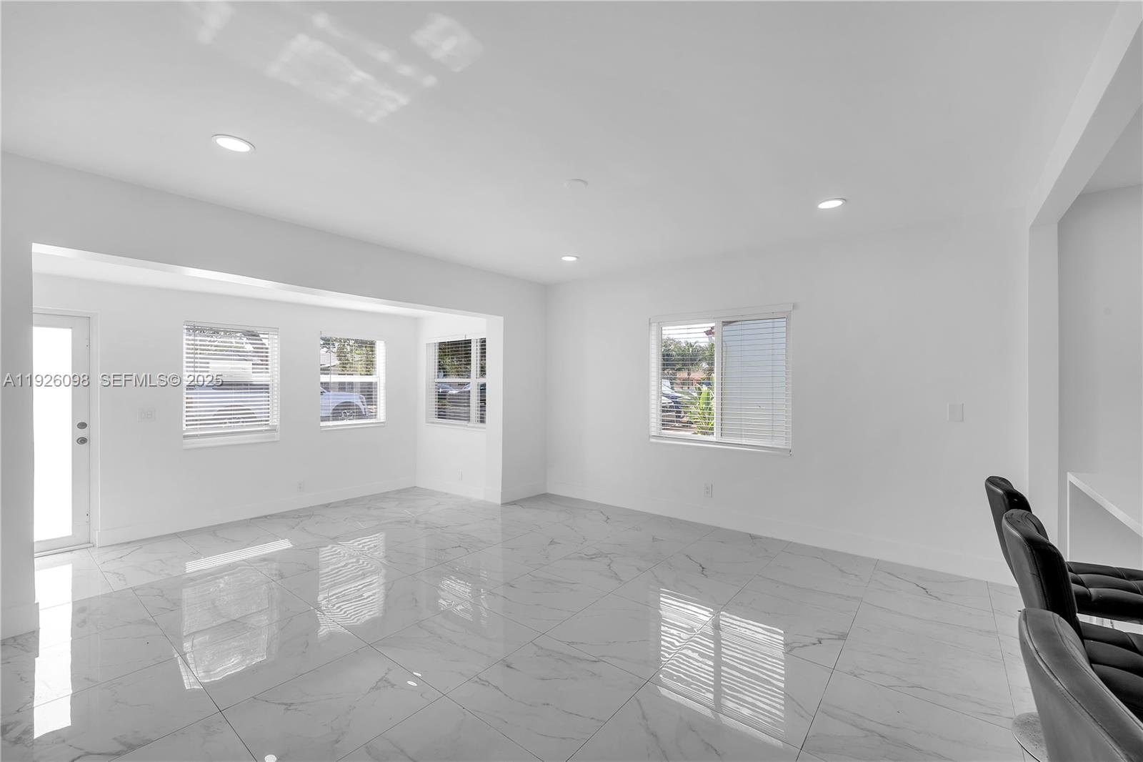 HOLLYWOOD PARK - Residential