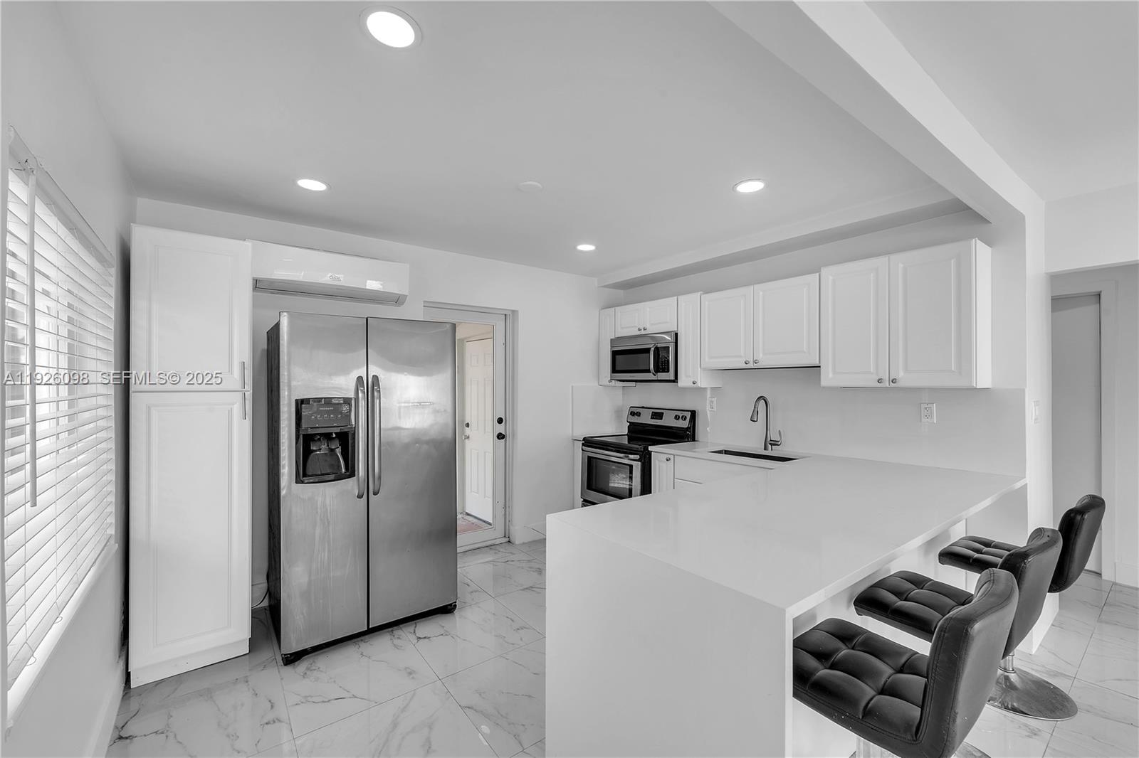 HOLLYWOOD PARK - Residential