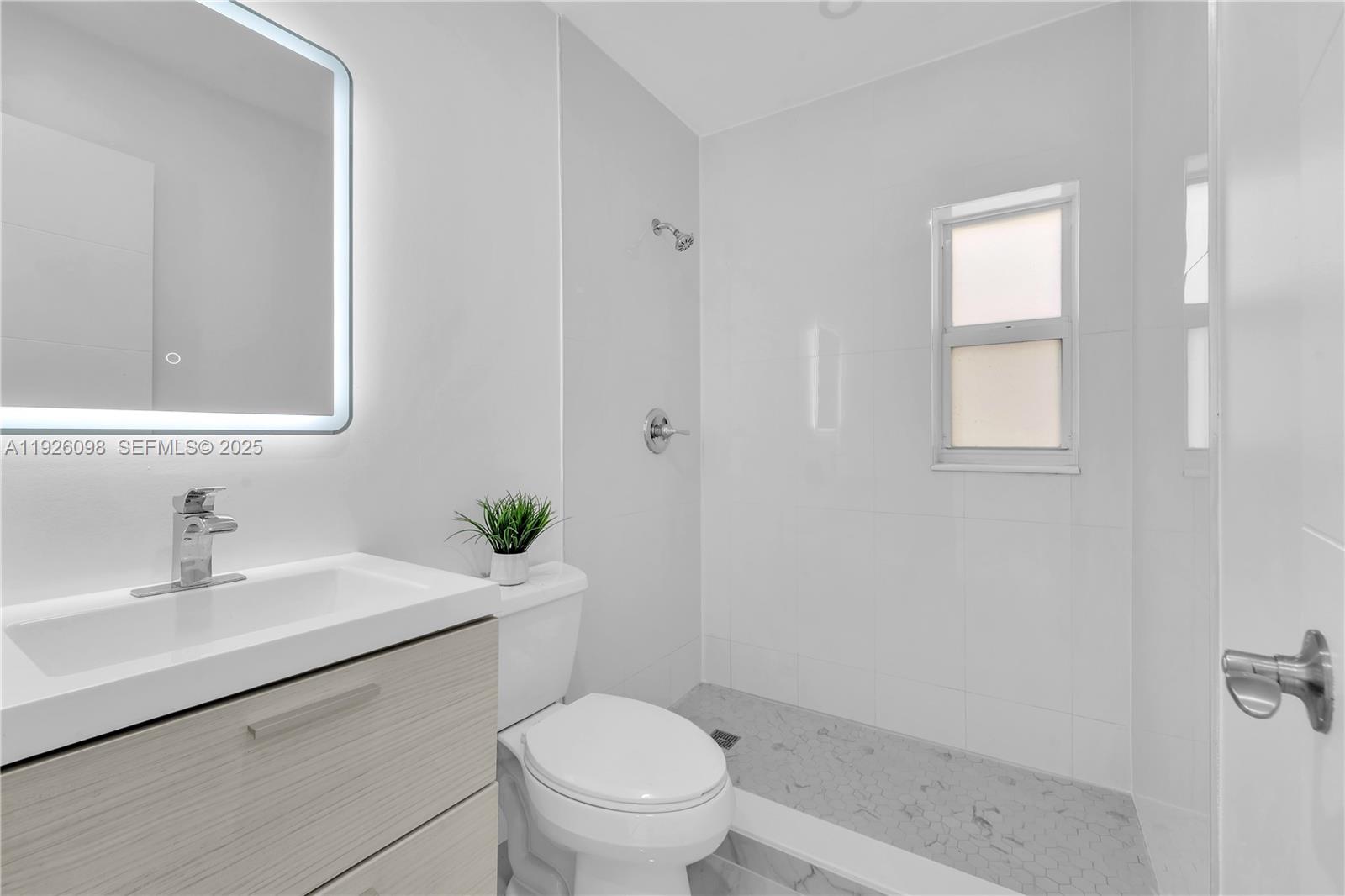 HOLLYWOOD PARK - Residential