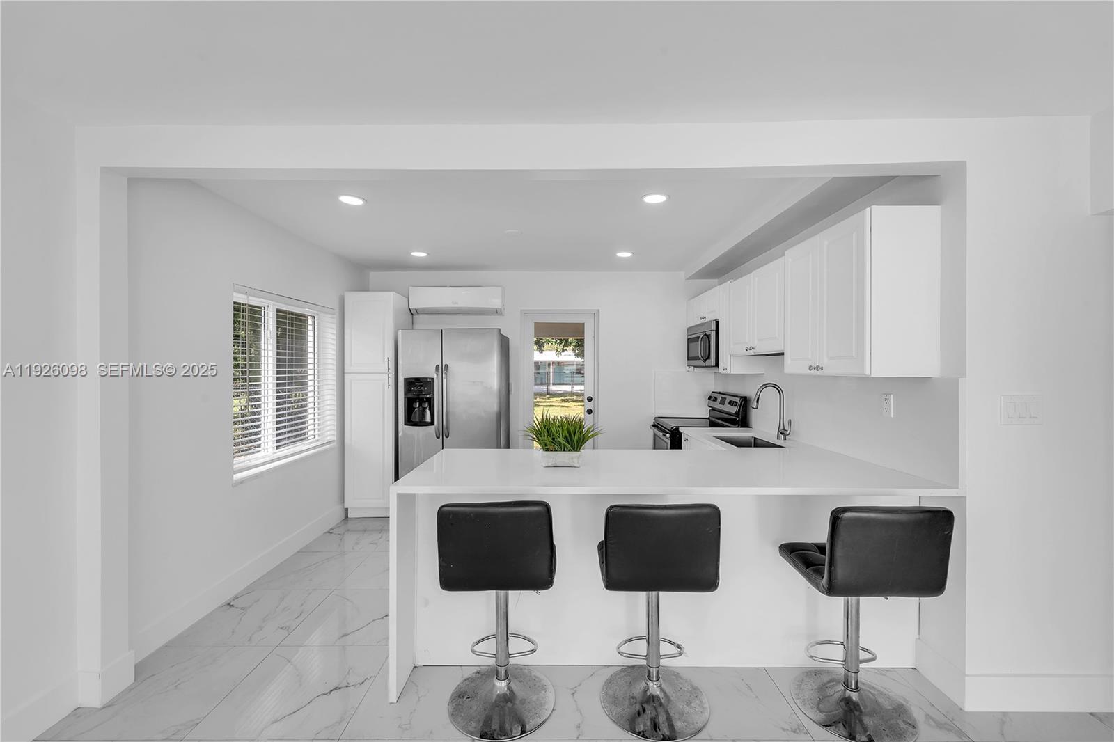 HOLLYWOOD PARK - Residential