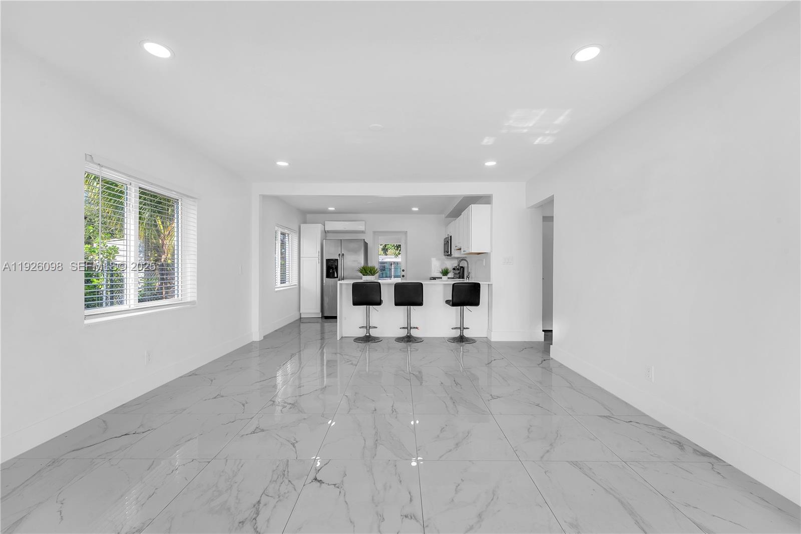 HOLLYWOOD PARK - Residential