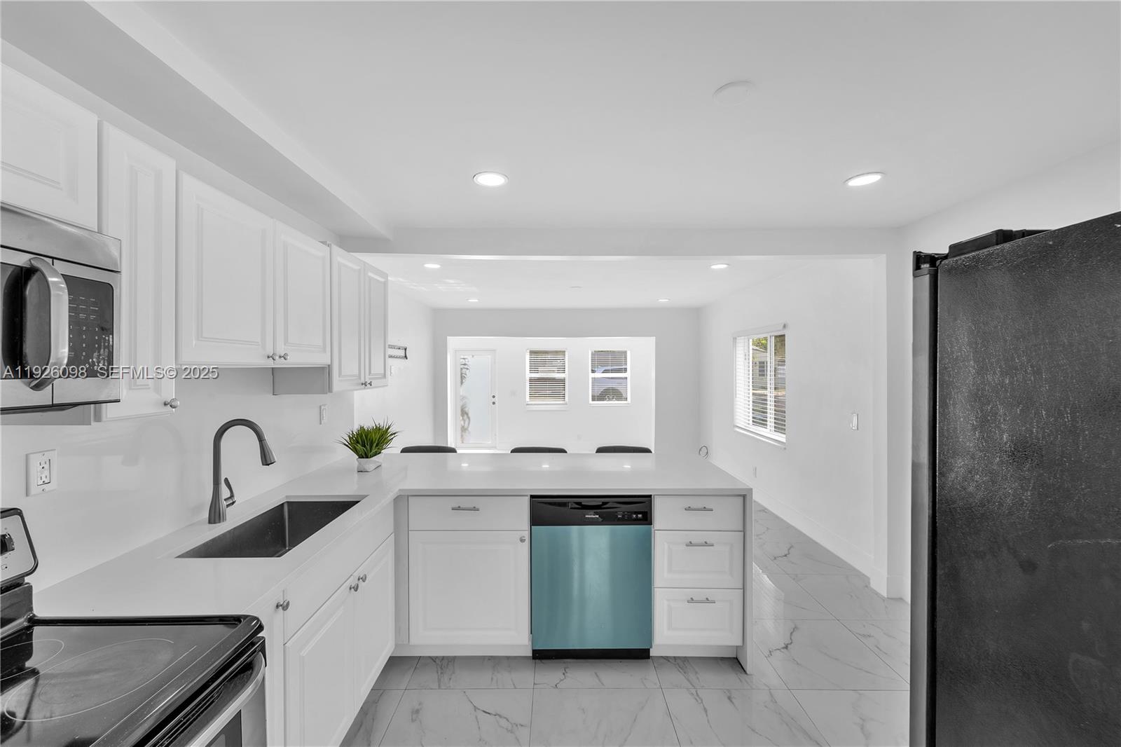 HOLLYWOOD PARK - Residential